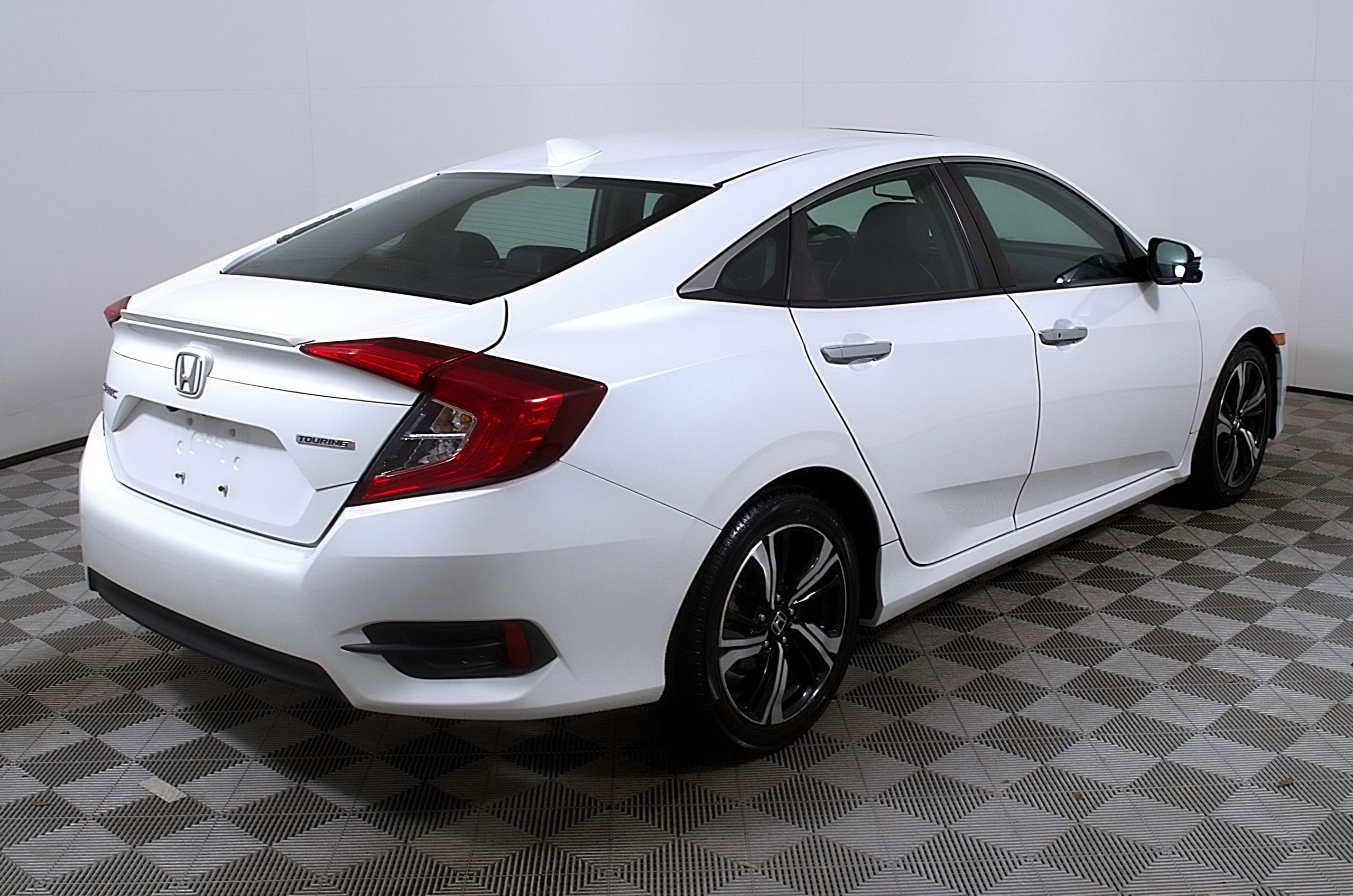 Used 2016 Honda Civic Touring image 7