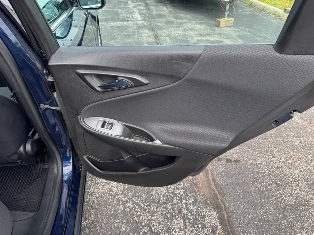 Used 2020 Chevrolet Malibu LT FWD image 23