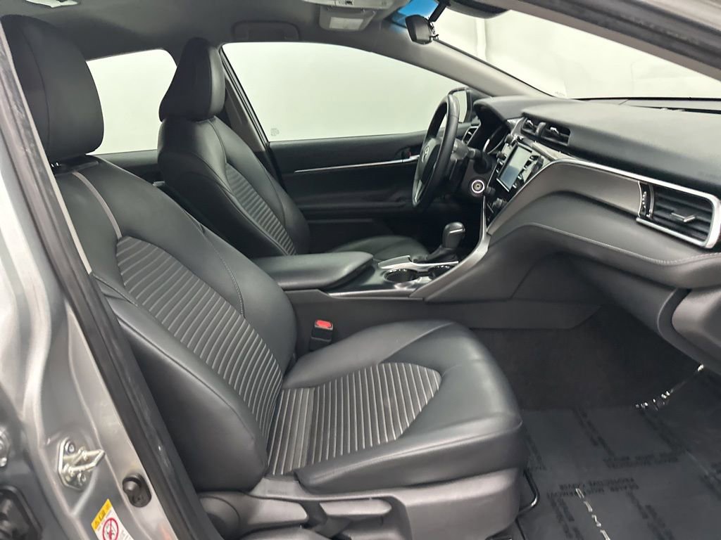 Used 2018 Toyota Camry SE FWD image 26