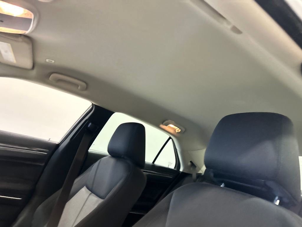 Used 2022 Chrysler 300 Touring w/ Sport Appearance Package image 27