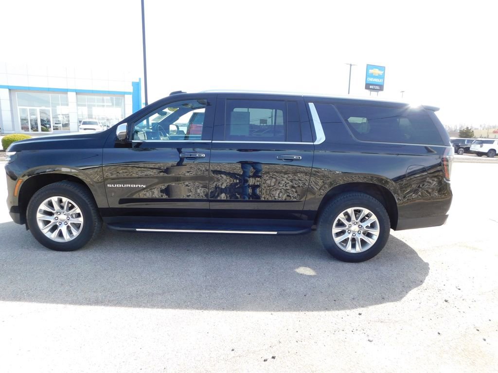 Used 2025 Chevrolet Suburban Premier image 6