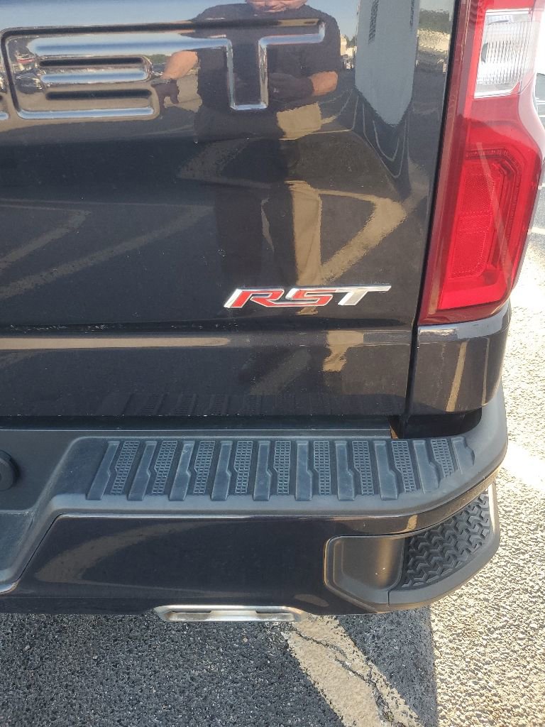 Used 2022 Chevrolet Silverado 1500 RST w/ Convenience Package II AWD/4WD image 5