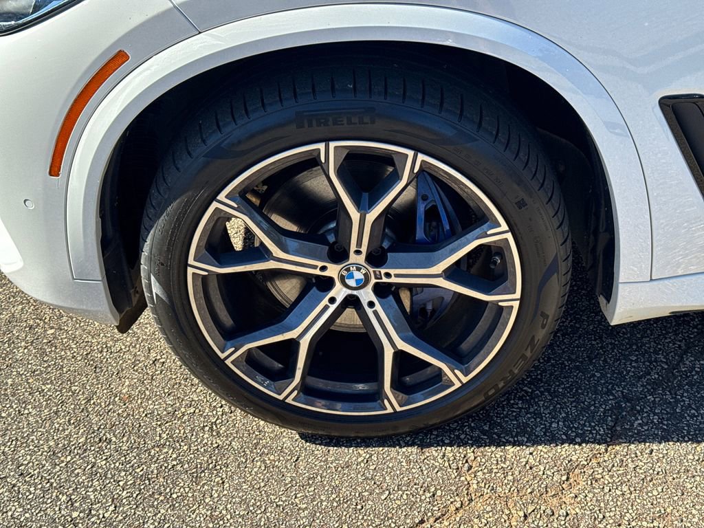Used 2022 BMW X5 sDrive40i w/ M Sport Package RWD image 11