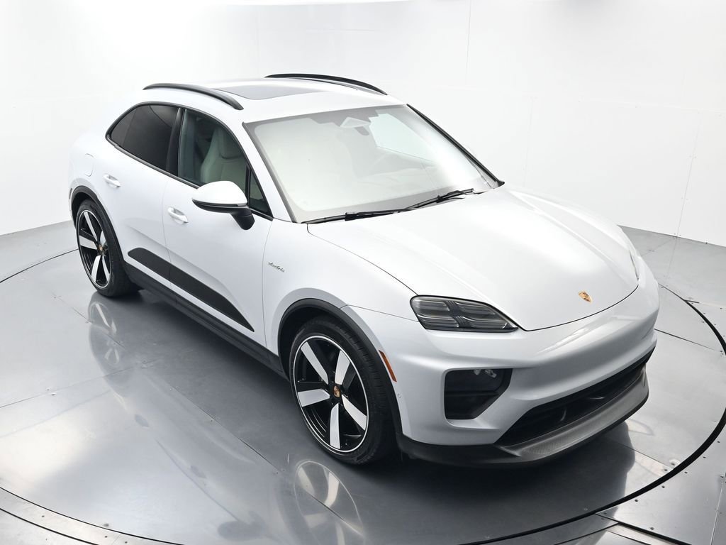 Certified 2025 Porsche Macan Electric image 43