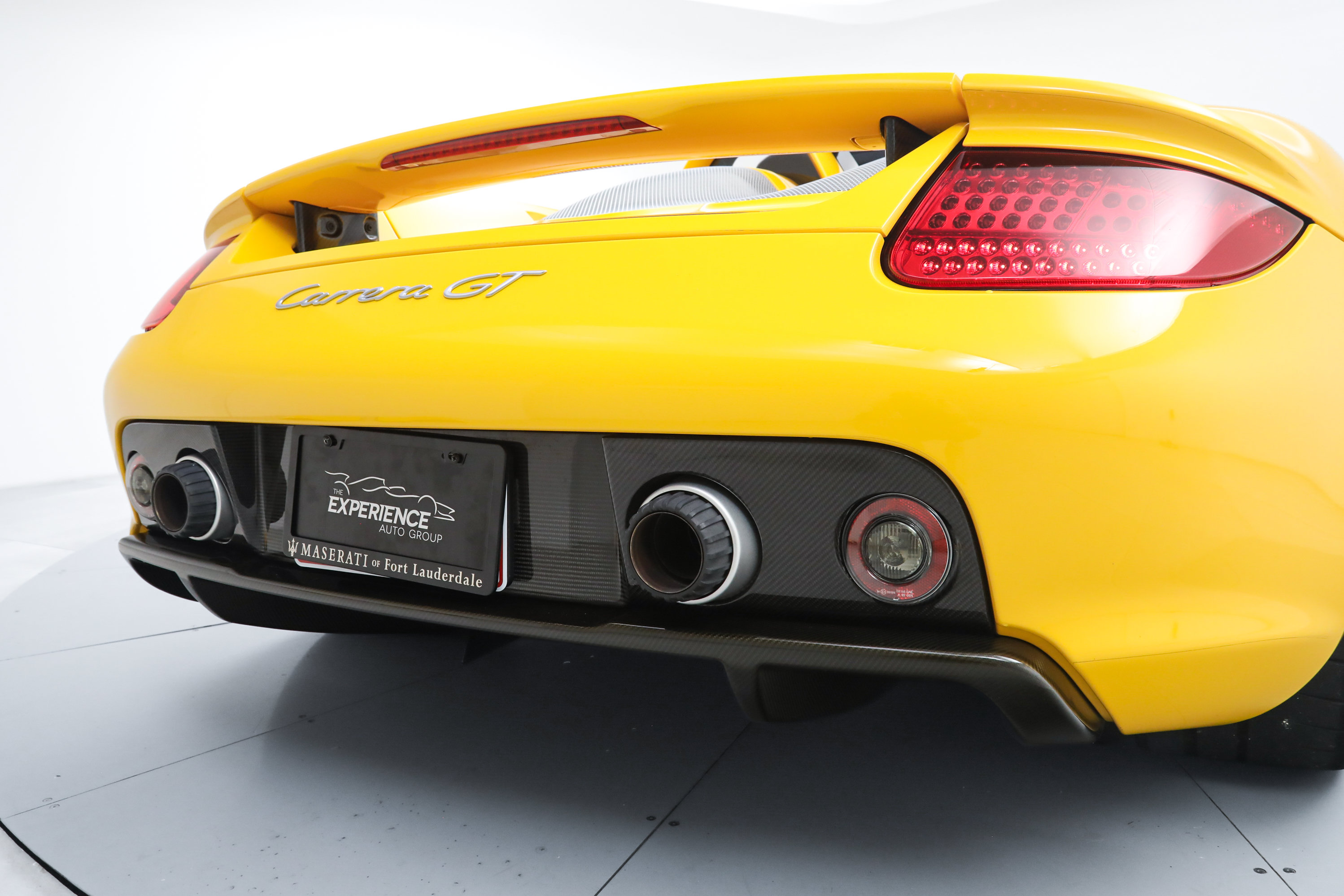 Used 2005 Porsche Carrera GT RWD image 17