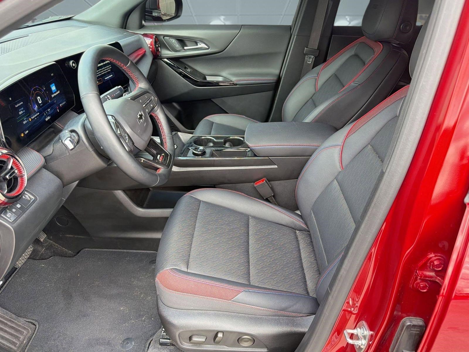 Used 2025 Chevrolet Equinox RS w/ Safety and Technology Package image 5