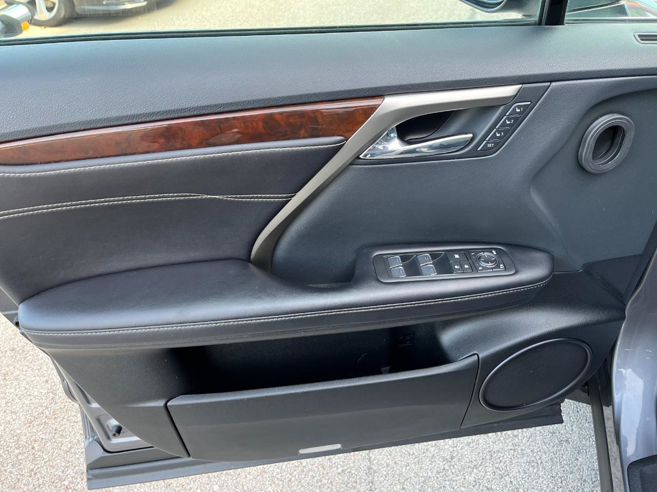Used 2018 Lexus RX 450h AWD w/ Premium Package image 21
