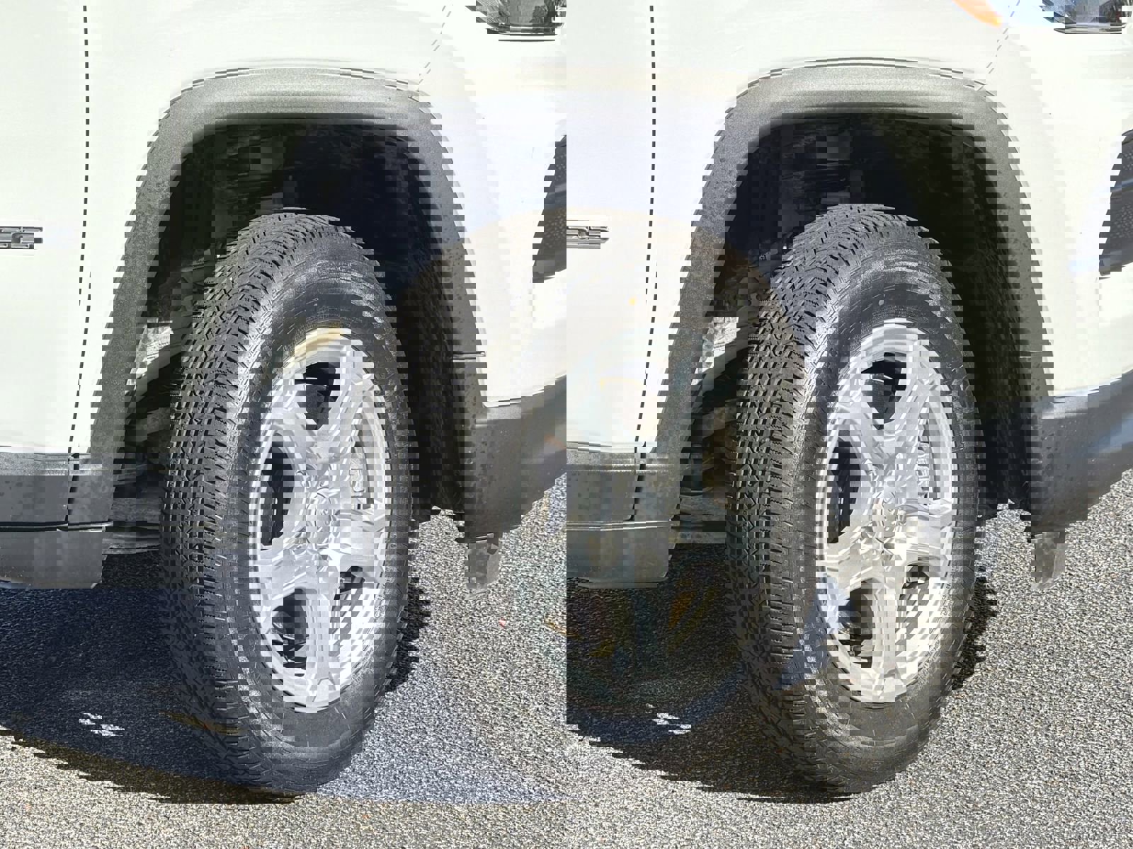 Used 2022 Jeep Compass Sport image 12