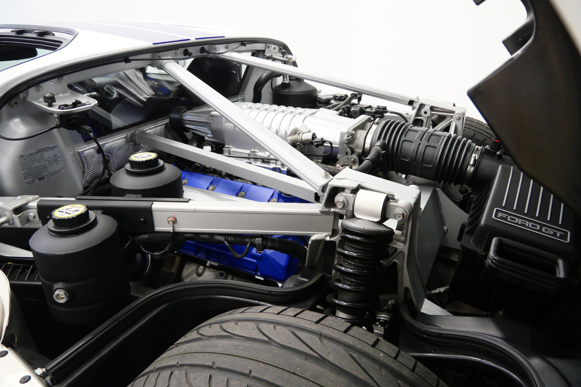 Used 2005 Ford GT image 44