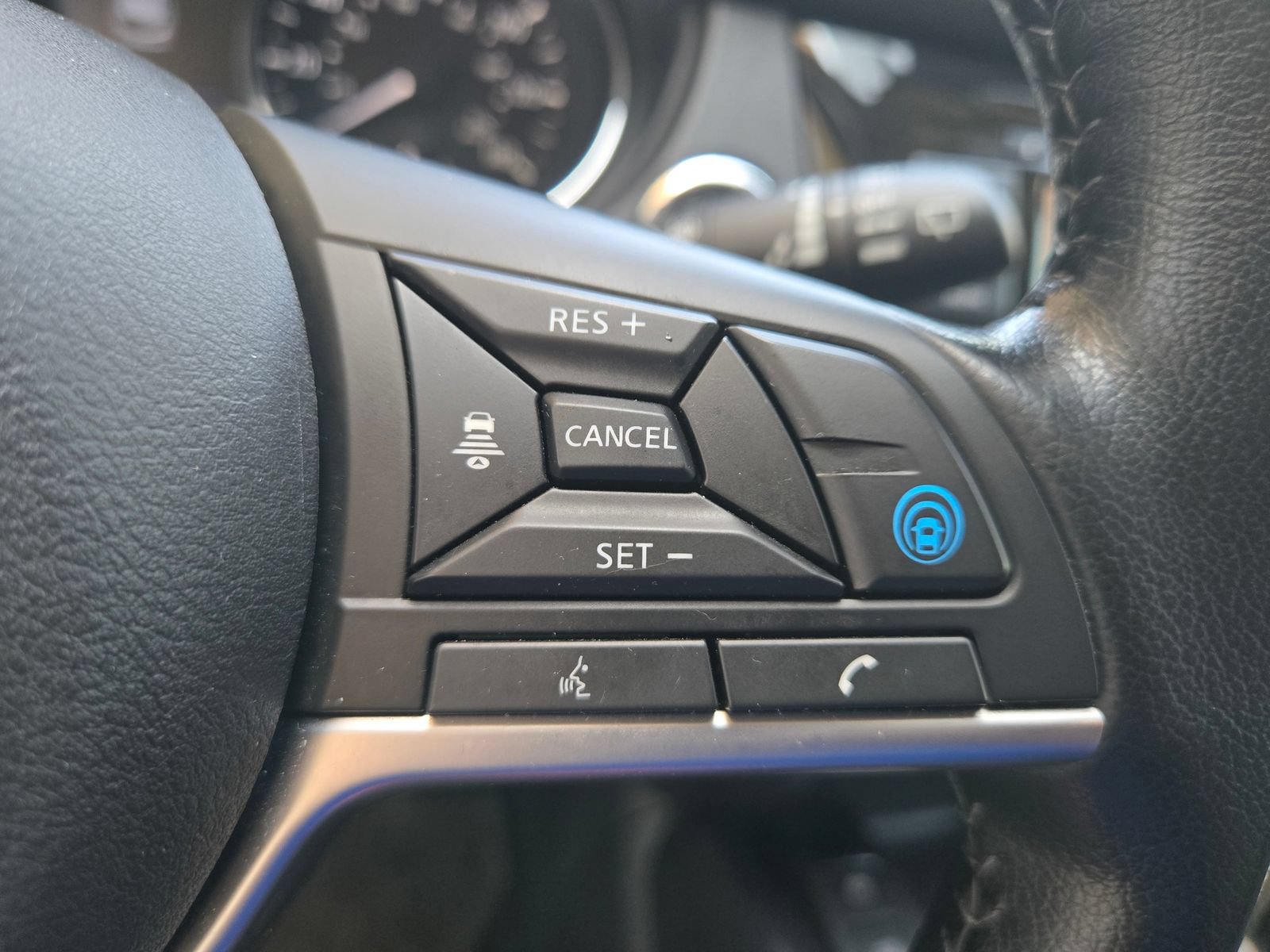 Used 2022 Nissan Rogue Sport SL AWD/4WD image 12