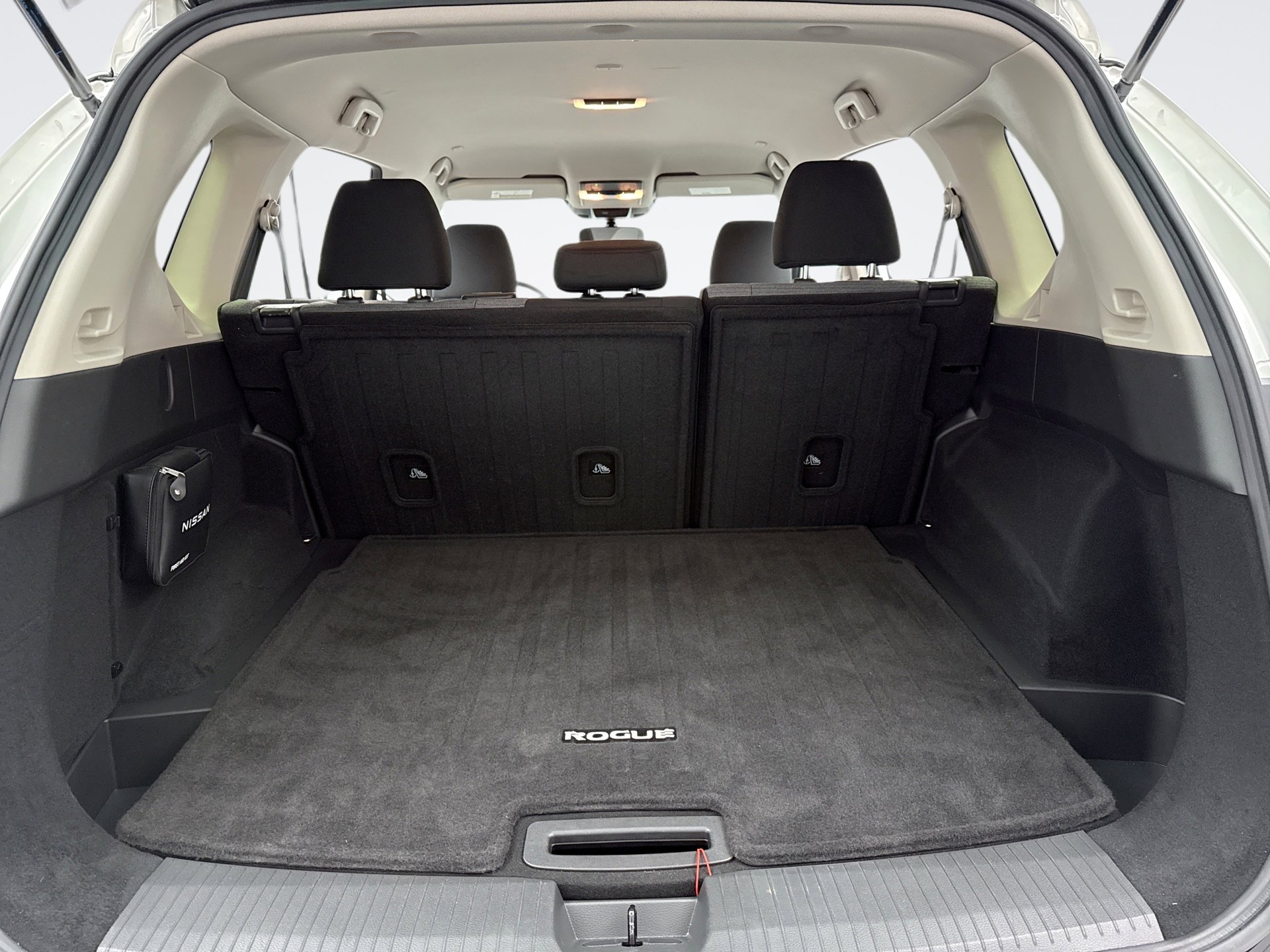 Used 2023 Nissan Rogue SV image 20