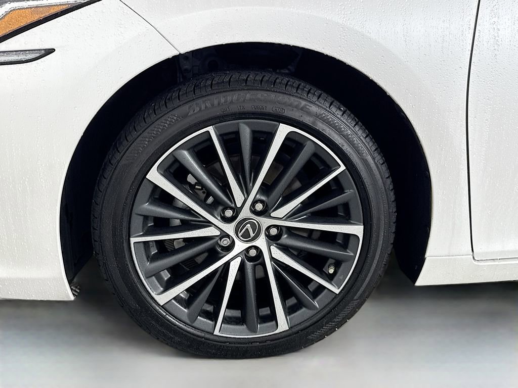 Certified 2025 Lexus ES 300h w/ Premium Package image 32