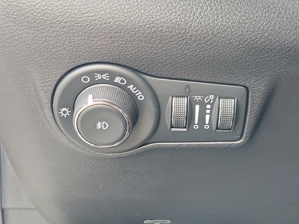 Used 2024 Jeep Compass Latitude AWD/4WD image 30