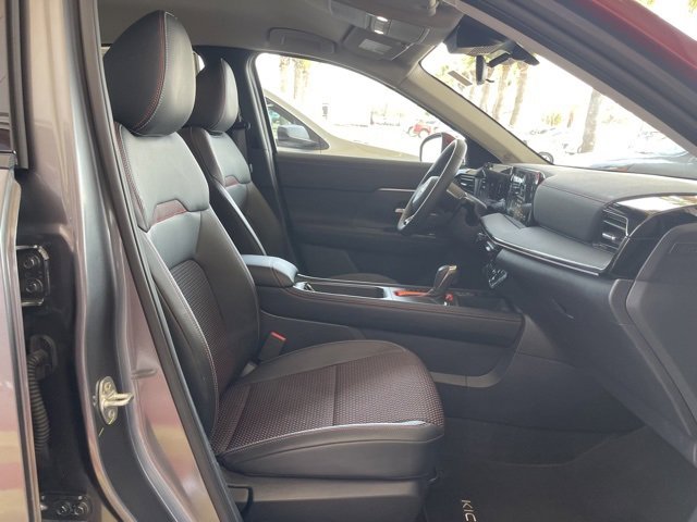 Used 2025 Nissan Kicks SR image 22