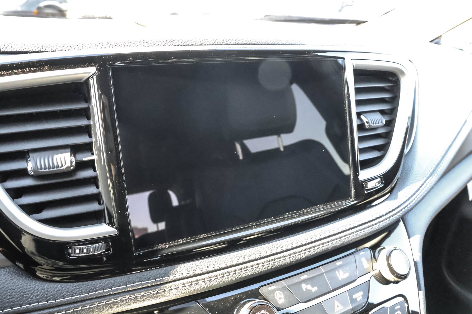 New 2026 Chrysler Pacifica Select FWD image 18