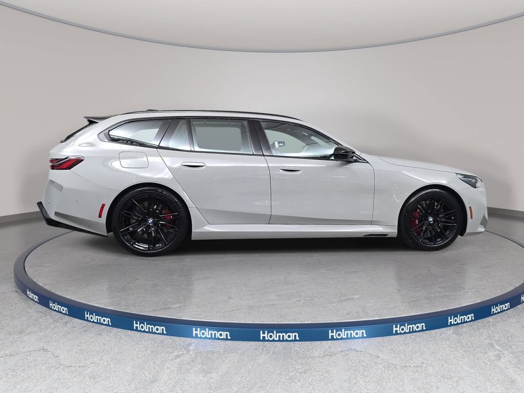 New 2027 BMW M5 Touring AWD/4WD image 4