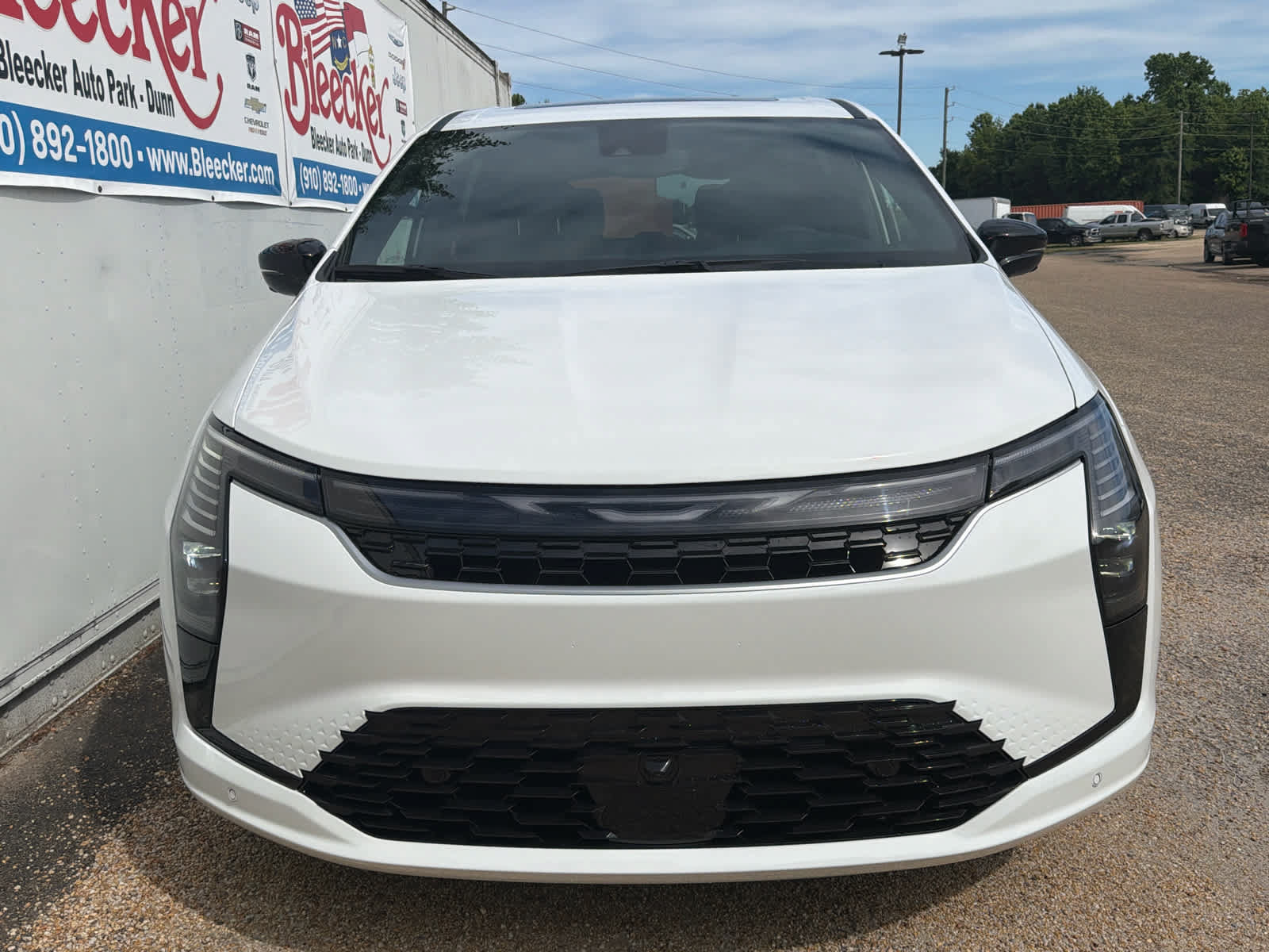 New 2027 Chrysler Pacifica Select FWD image 5