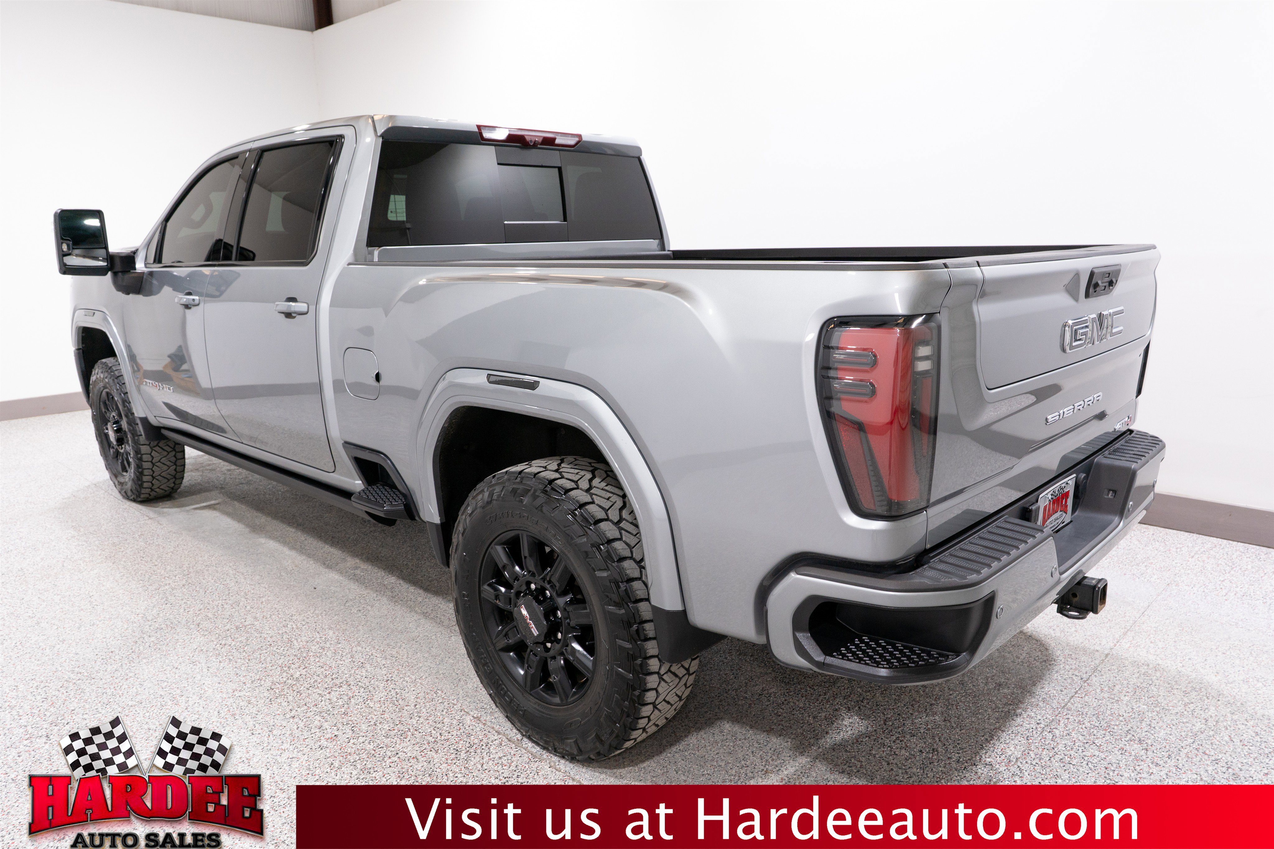Used 2025 GMC Sierra 2500 AT4 w/ AT4 Premium Plus Package image 3