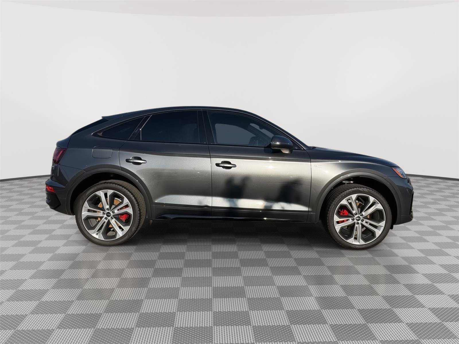 Used 2024 Audi Q5 2.0T Premium Plus w/ Premium Plus Package AWD/4WD image 6