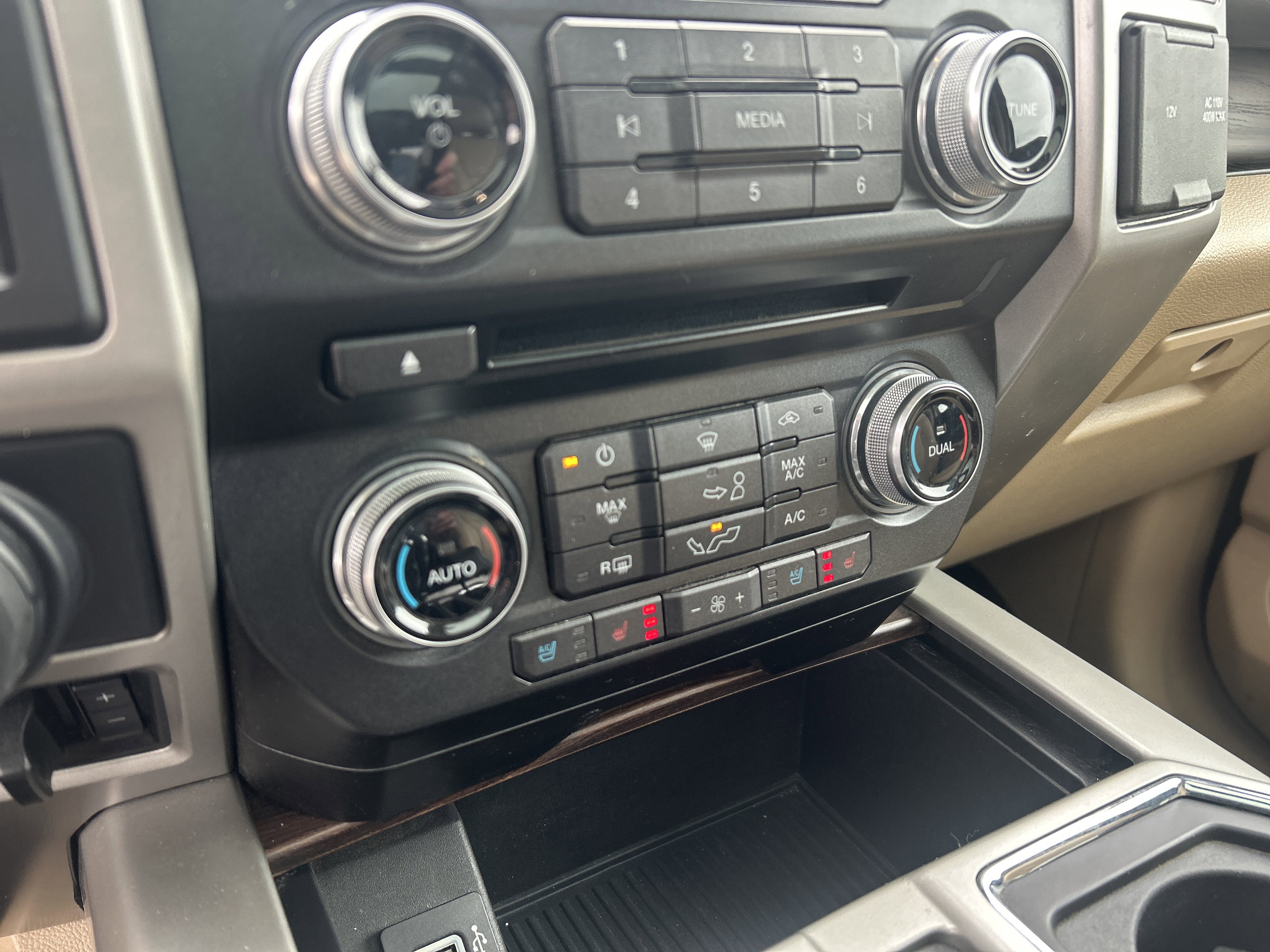 Used 2017 Ford F150 Lariat w/ Equipment Group 502A Luxury image 21