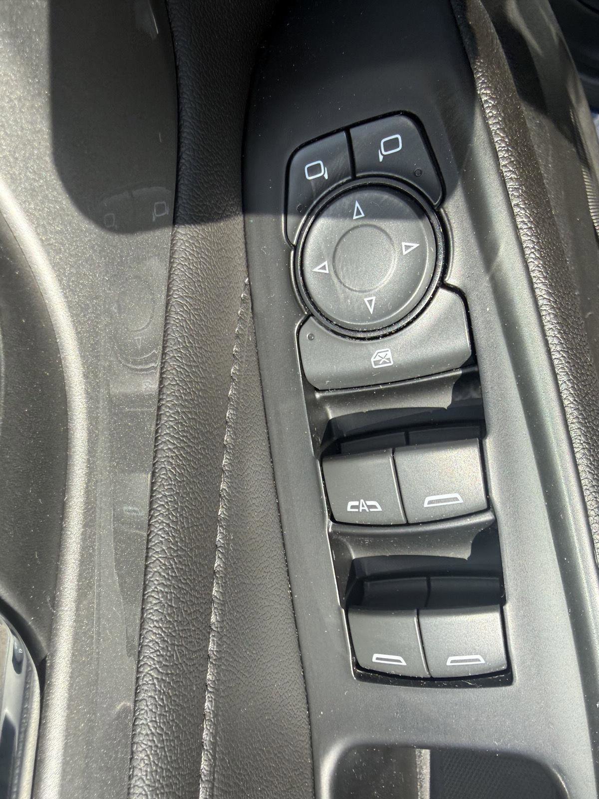 Used 2023 Chevrolet Traverse LT w/ LPO, Floor Liner Package image 12