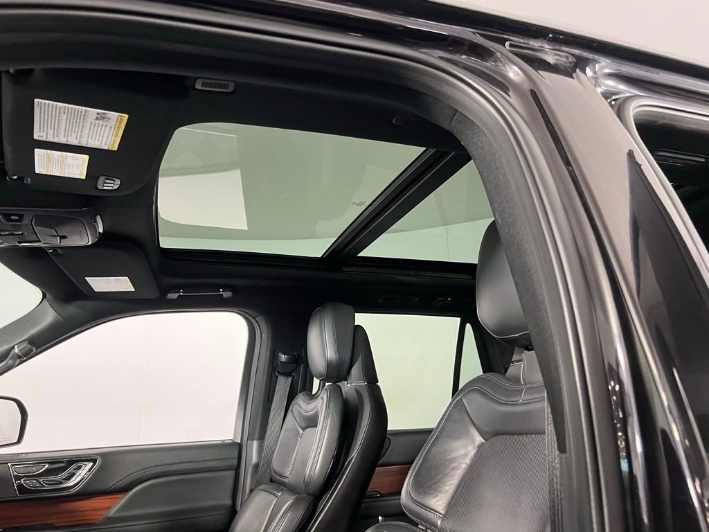 Used 2024 Lincoln Navigator Reserve image 24