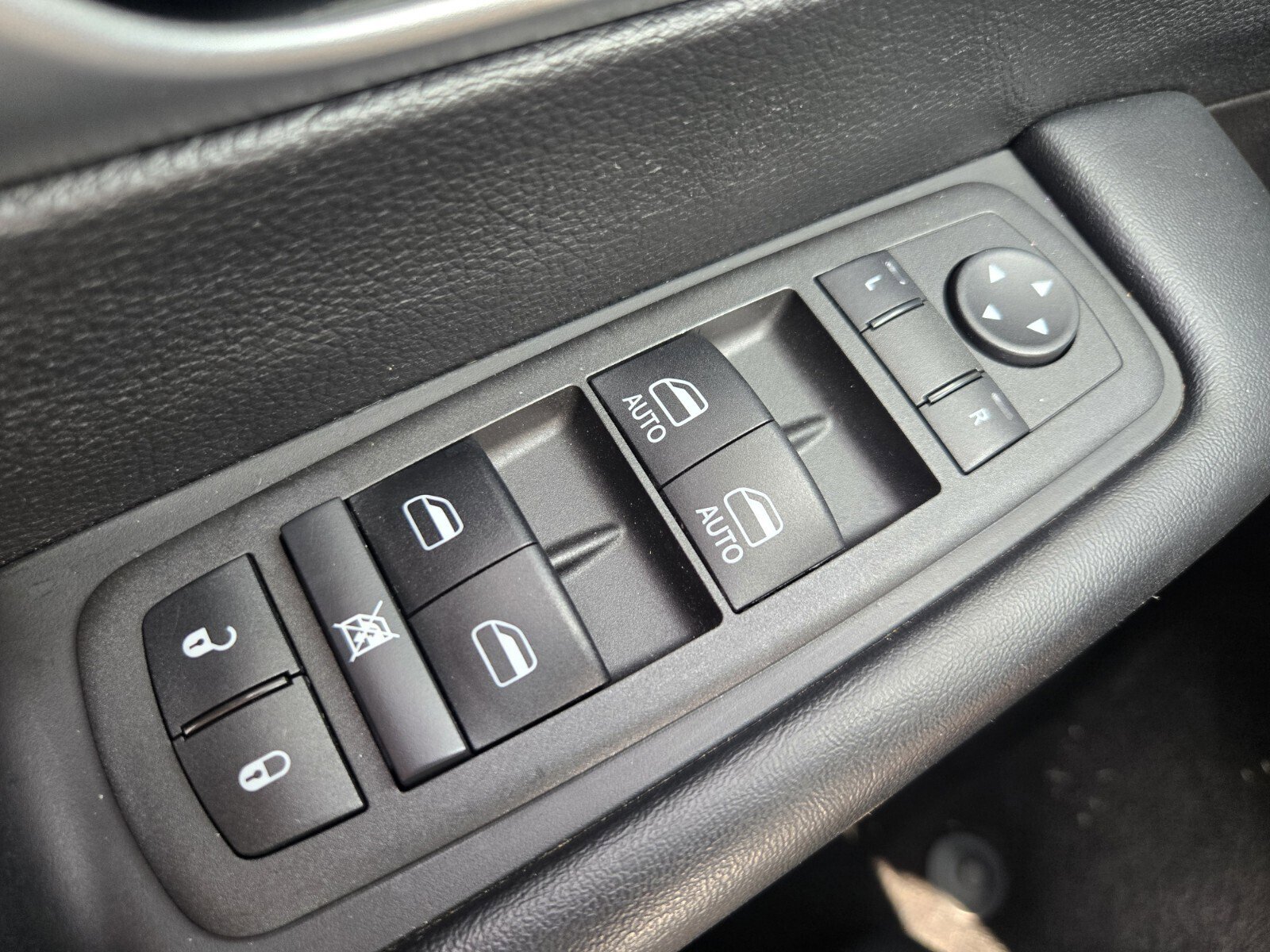 Used 2022 Chrysler Pacifica Touring-L w/ S Appearance Package image 31