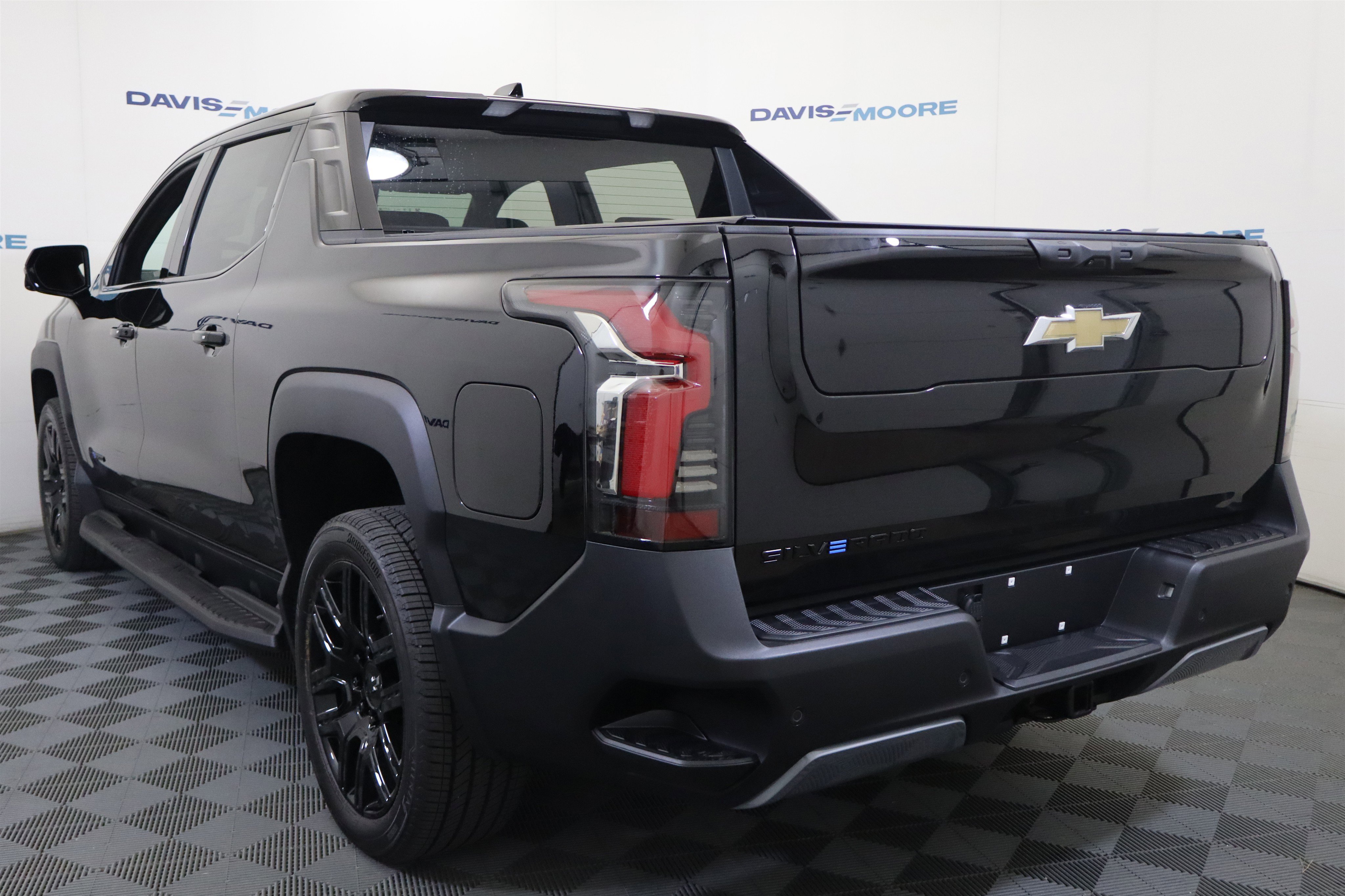 New 2026 Chevrolet Silverado EV LT image 9