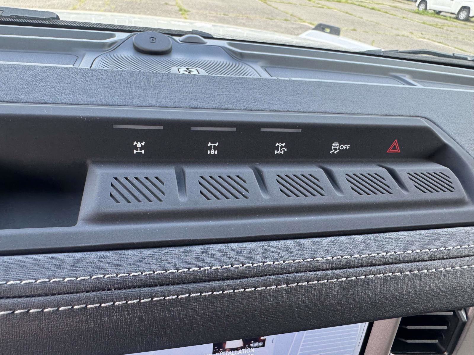 New 2026 Ford Bronco Outer Banks w/ Sasquatch Package AWD/4WD image 21