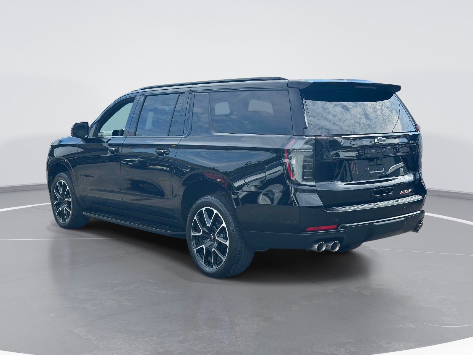 Certified 2025 Chevrolet Suburban RST w/ Comfort Package AWD/4WD image 7