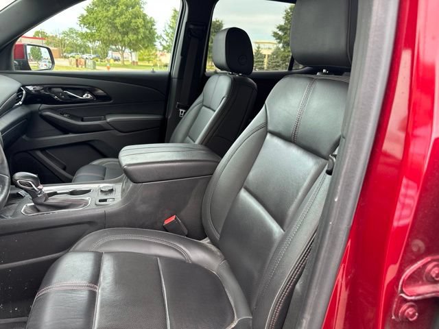 Used 2023 Chevrolet Traverse RS FWD image 17