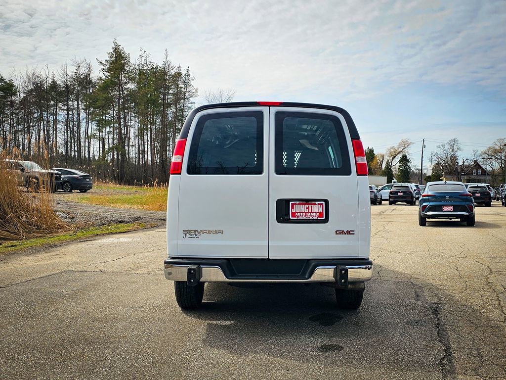 Used 2024 GMC Savana 2500 w/ Driver Convenience Package RWD image 4