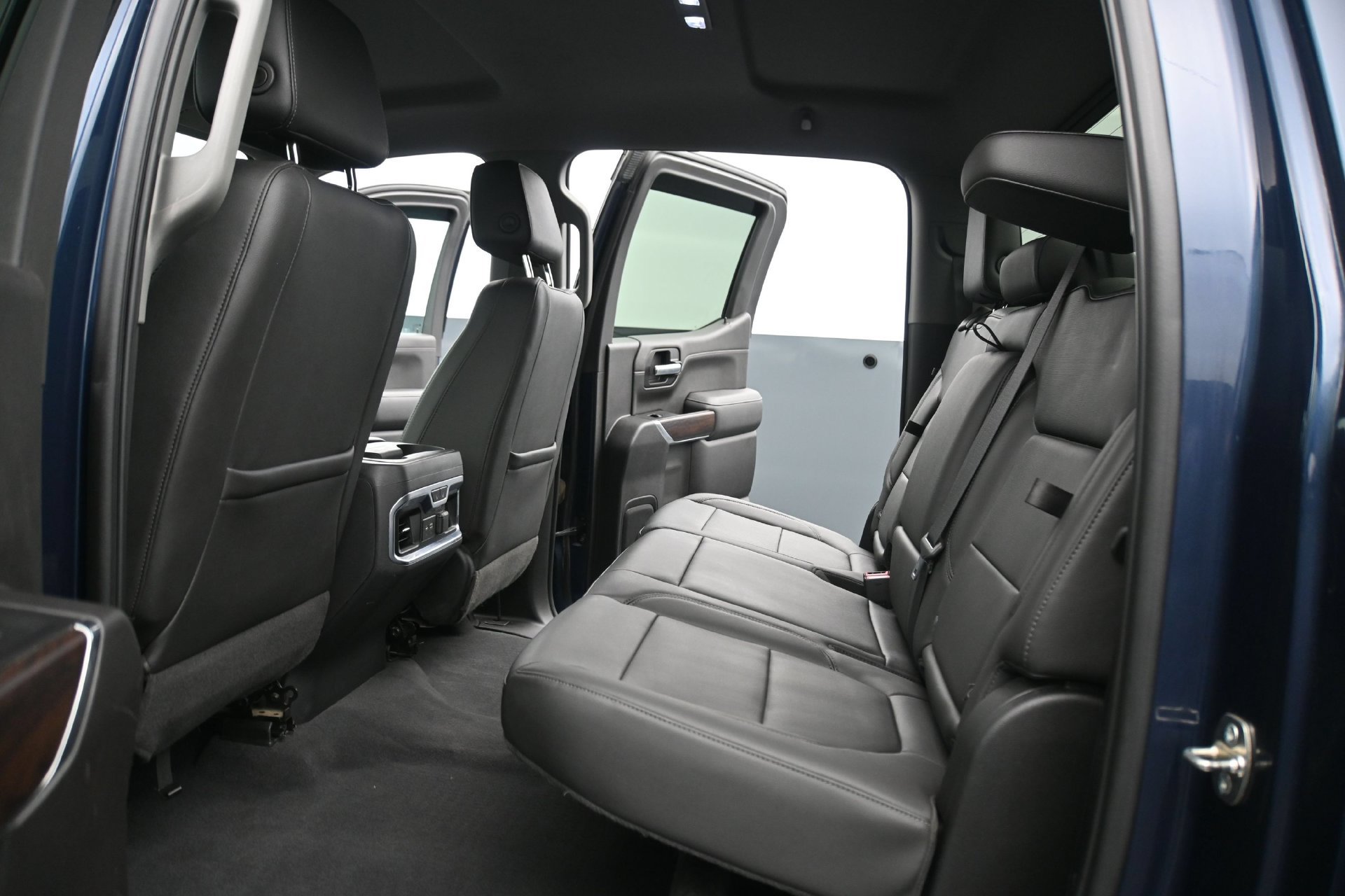 Used 2020 GMC Sierra 1500 SLT w/ SLT Premium Package AWD/4WD image 16