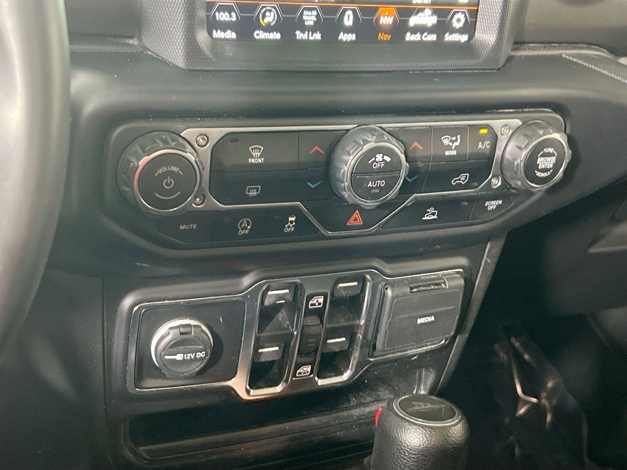 Used 2022 Jeep Gladiator Willys image 16