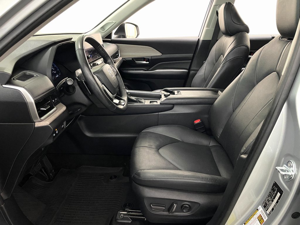 Used 2024 Toyota Grand Highlander XLE image 8