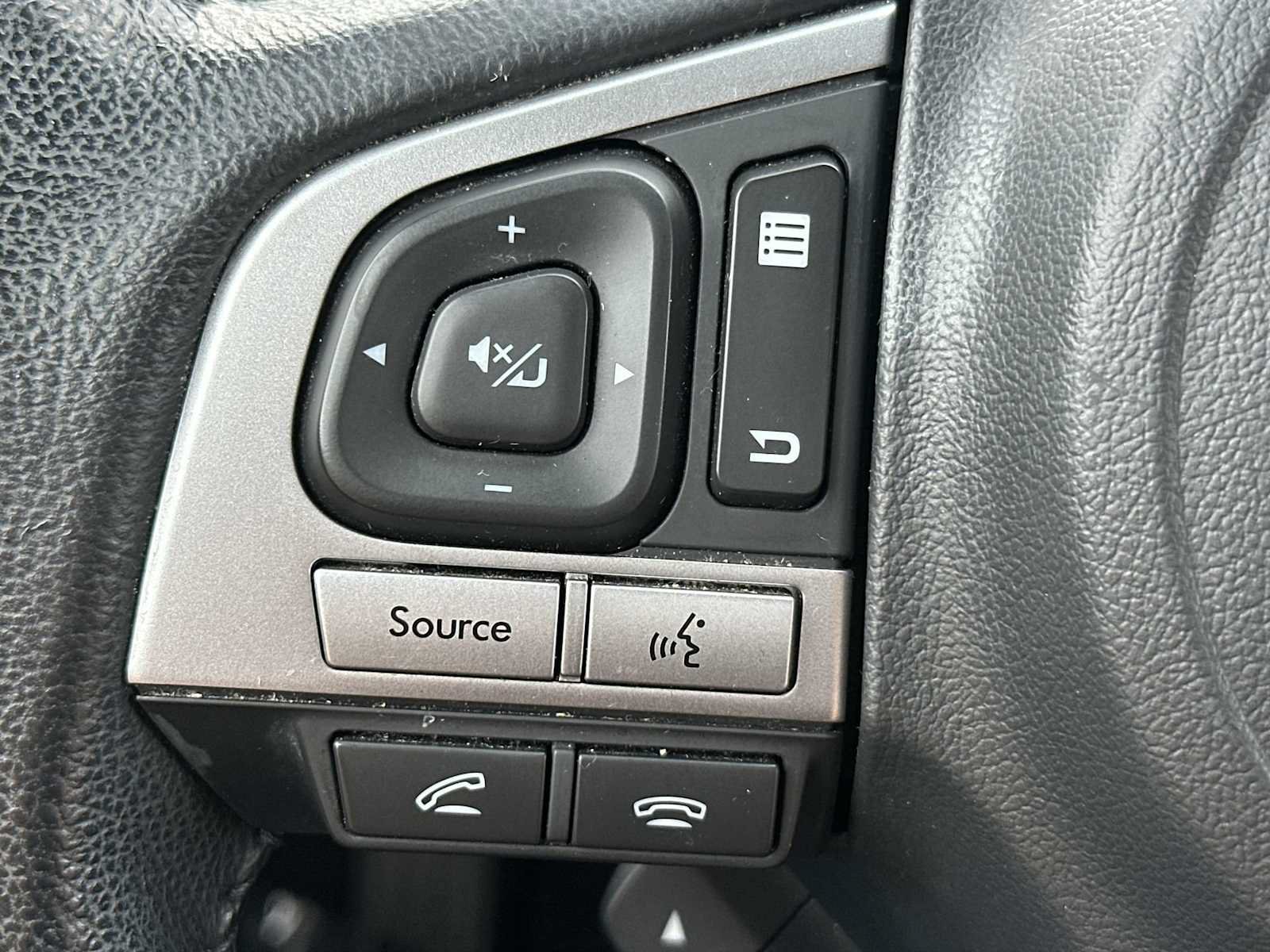 Used 2015 Subaru Outback 3.6R Limited AWD/4WD image 26