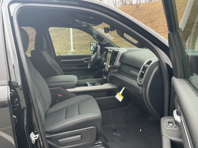 New 2026 RAM 1500 4x4 Crew Cab image 28