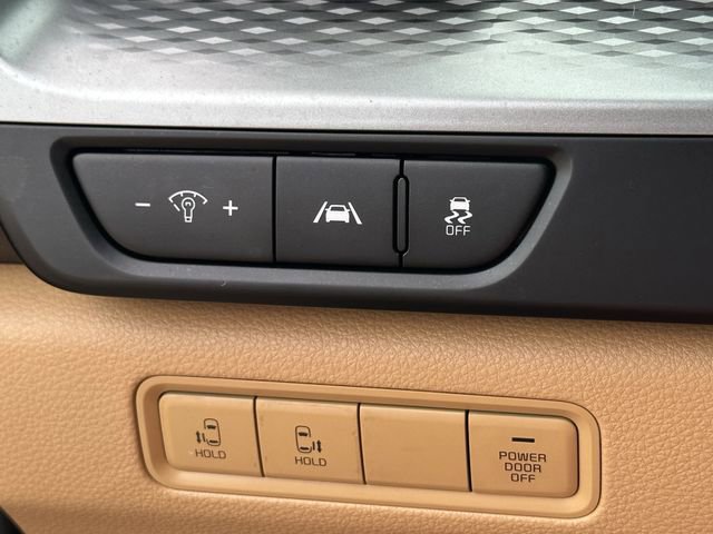 Used 2023 Kia Carnival LX image 22
