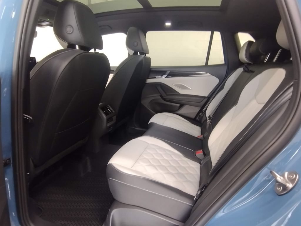 New 2026 Volkswagen Tiguan SE R-Line AWD/4WD image 30