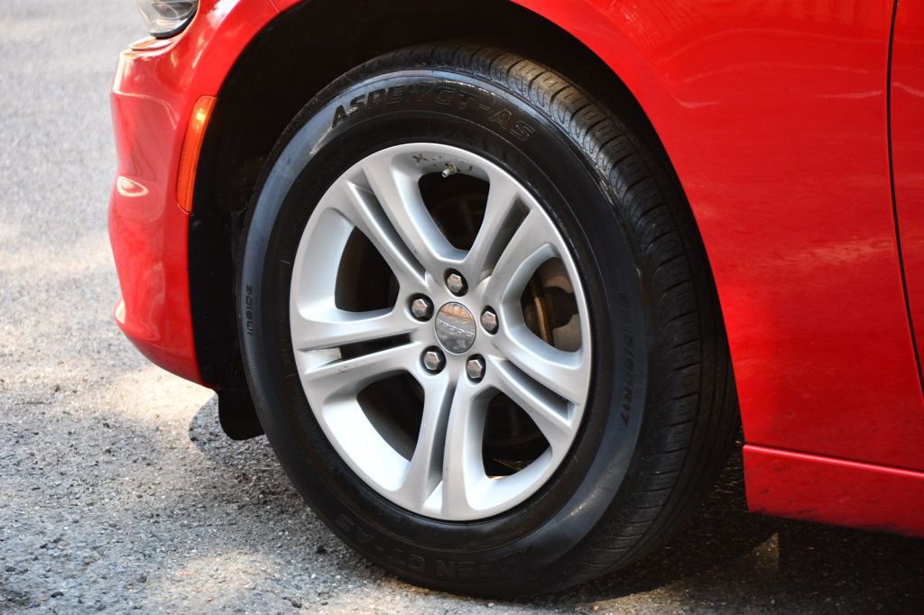 Used 2022 Dodge Charger SXT image 11