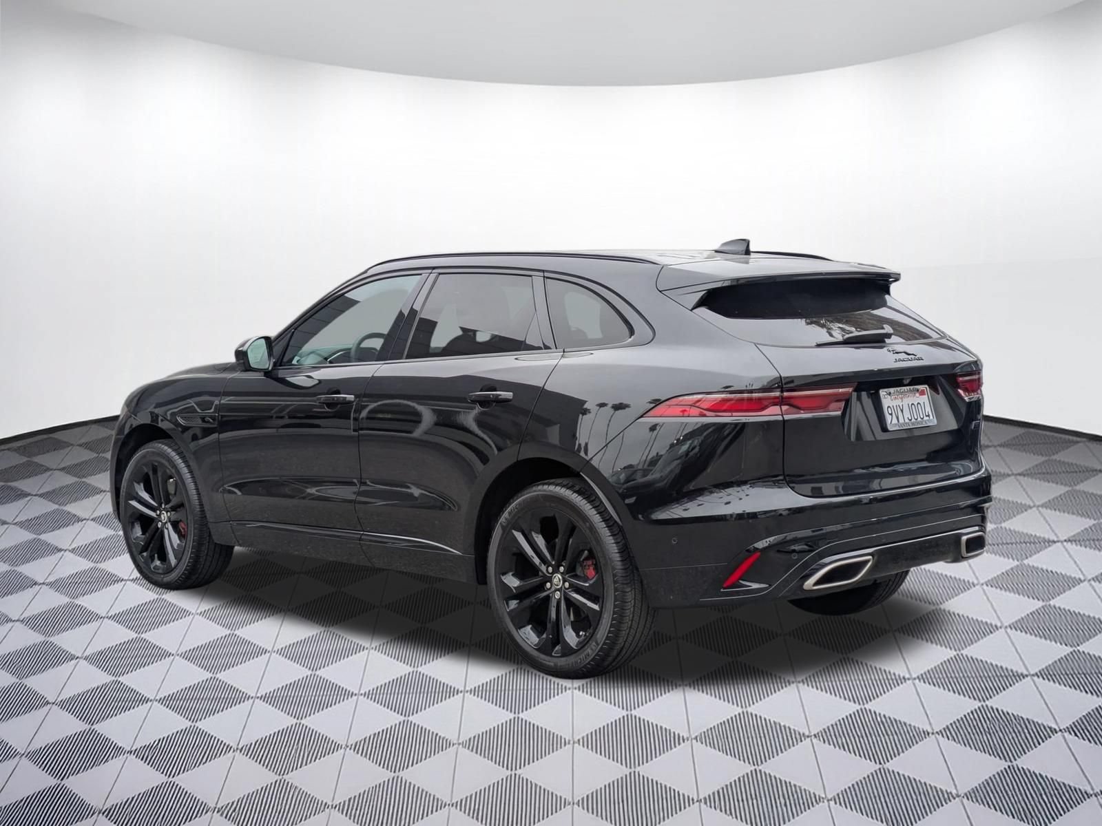 Used 2026 Jaguar F-PACE R-Dynamic S AWD/4WD image 3