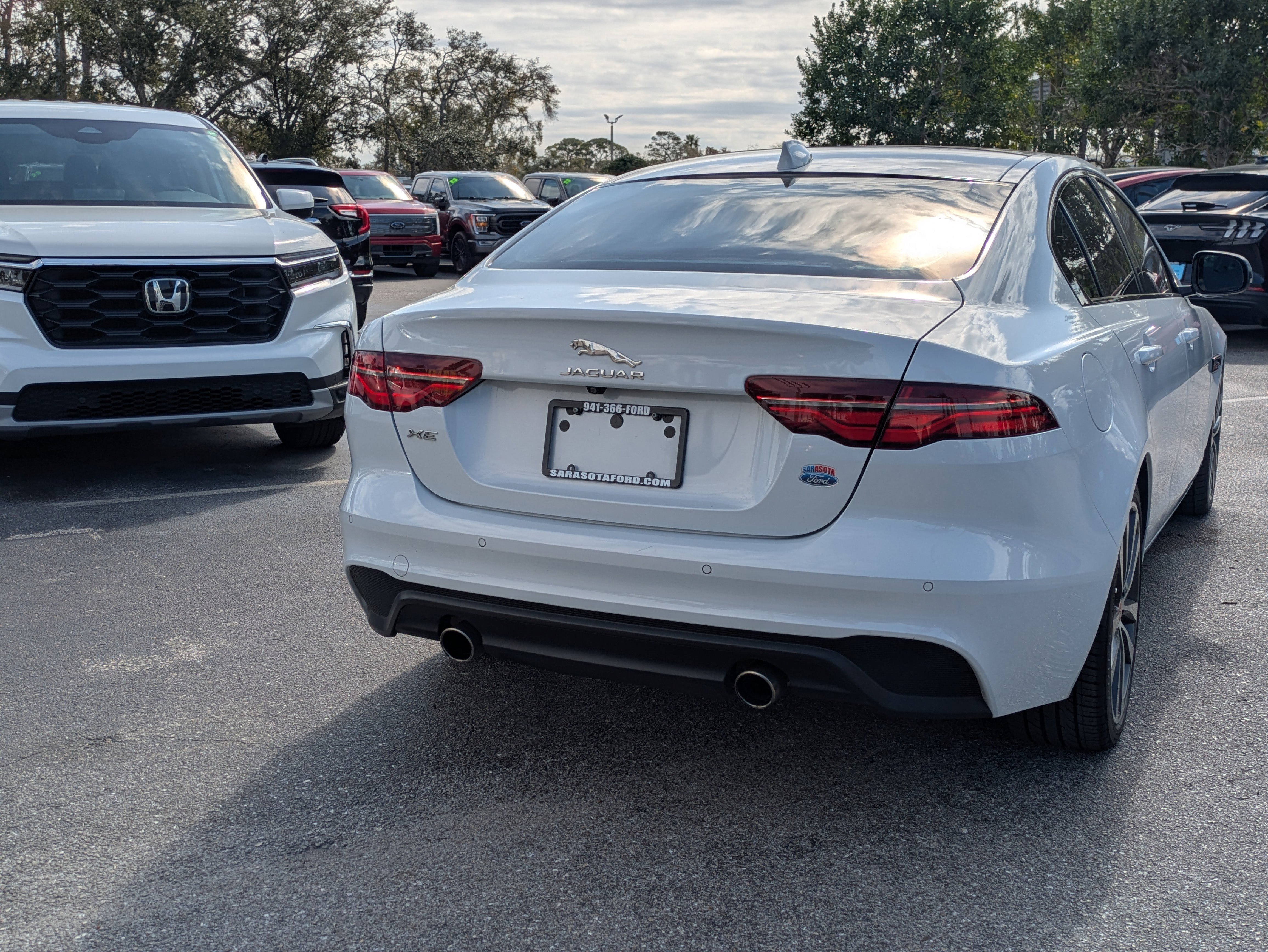Used 2020 Jaguar XE S image 4
