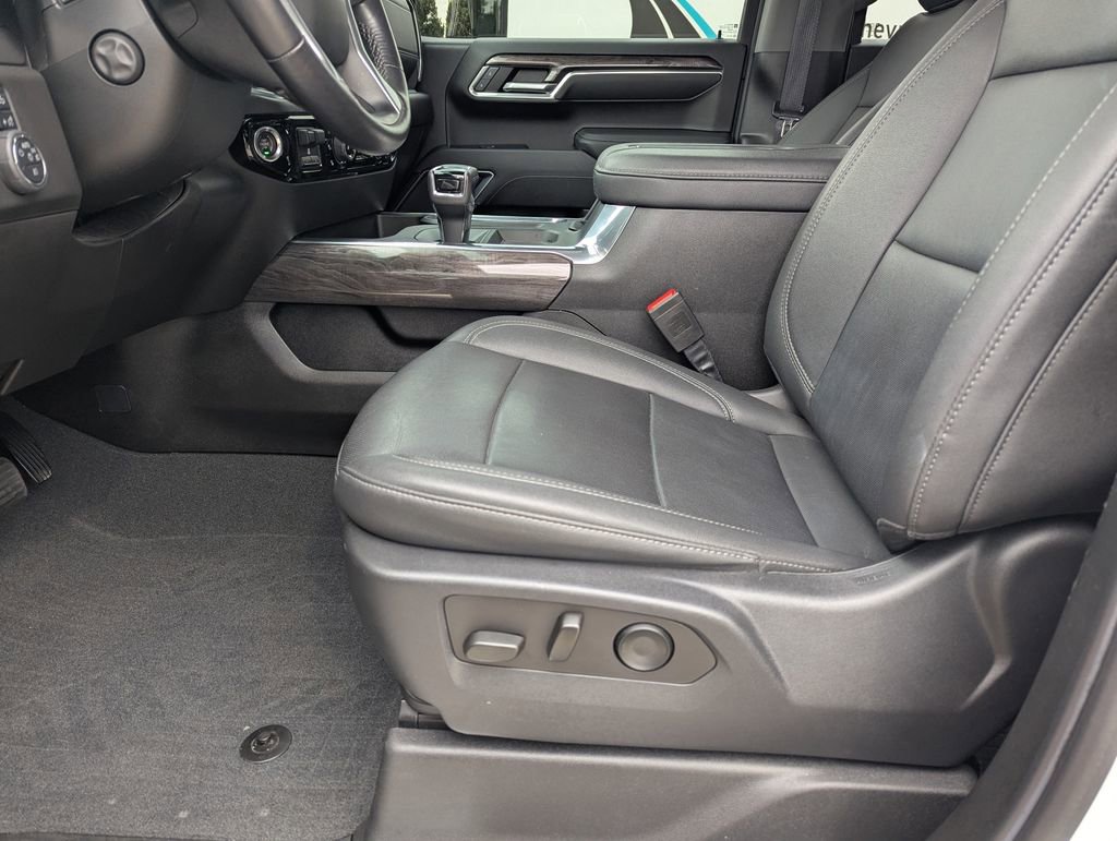 Certified 2022 Chevrolet Silverado 1500 LTZ w/ LTZ Premium Package AWD/4WD image 15