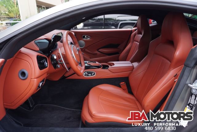 Used 2021 Aston Martin V8 Vantage Coupe image 17