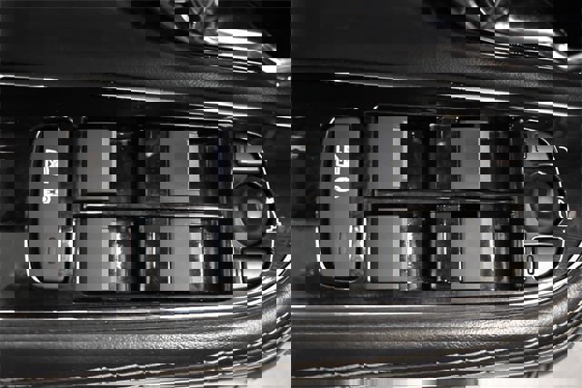 Used 2018 Jaguar XJ L Portfolio image 26