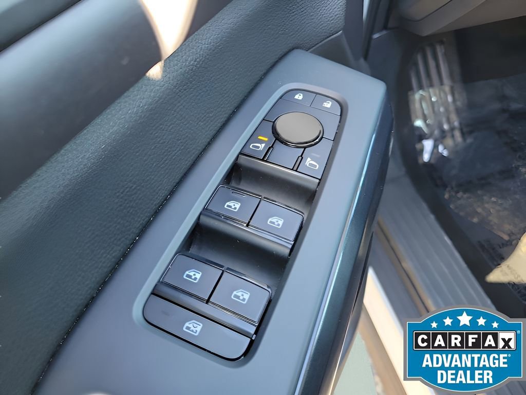 Used 2023 Nissan Pathfinder S image 19