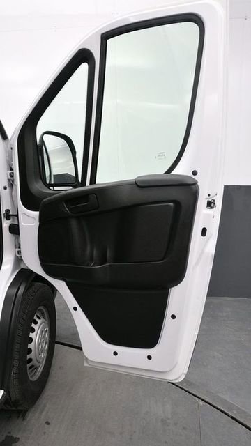 Used 2025 RAM ProMaster 2500 w/ Convenience Group image 9