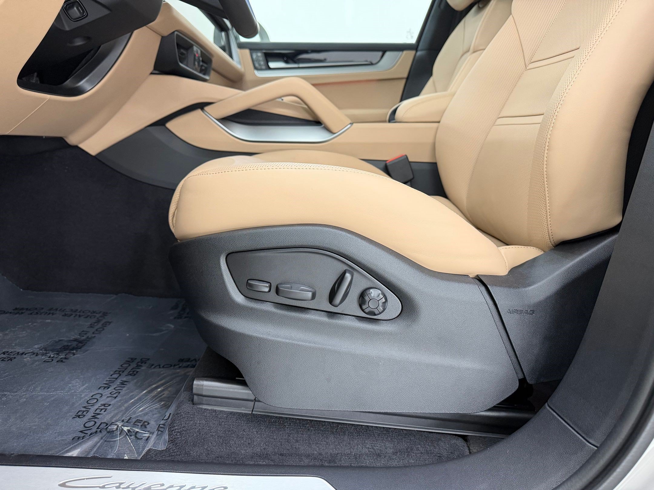 New 2026 Porsche Cayenne Coupe AWD/4WD image 5