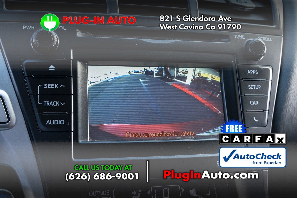 Used 2012 Toyota Prius V Five image 28