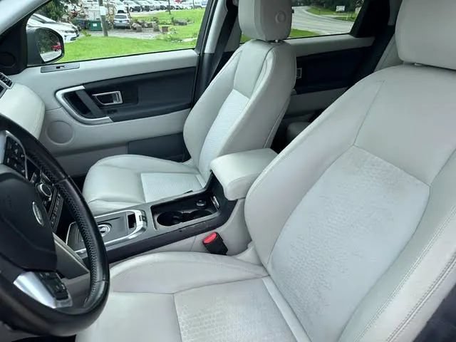 Used 2016 Land Rover Discovery Sport SE AWD/4WD image 18